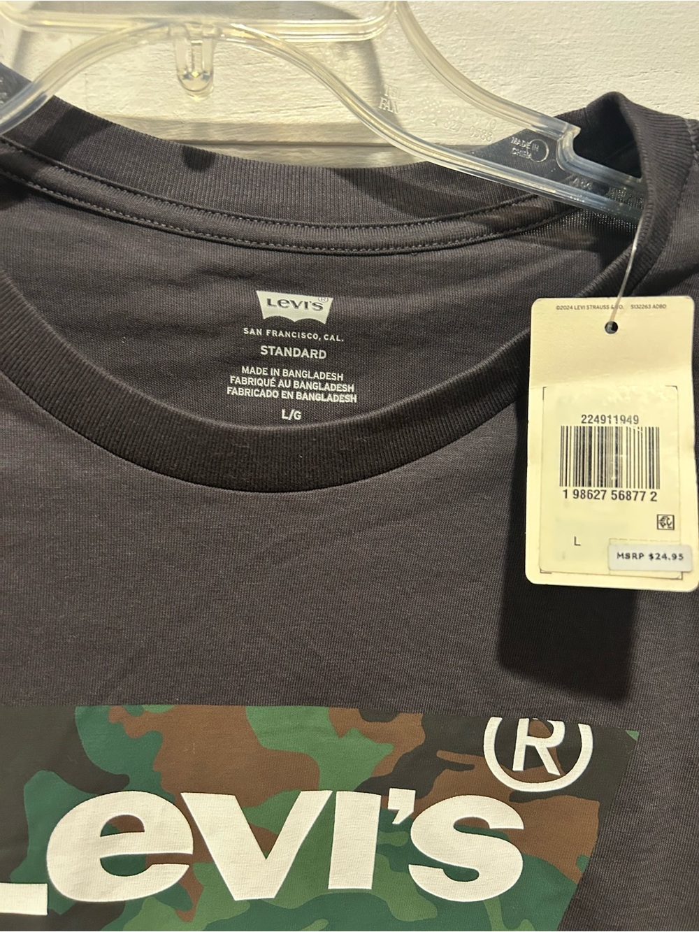 Levi's Men's Grey Crewneck T-Shirt with Camo Logo - Picture 2 of 3